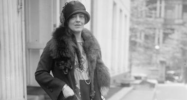Ethel Barrymore standing, 1925.