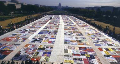 View of the AIDS Memorial Quilt on the National Mall on October 11, 1987. (Photo courtesy of the NAMES Project.)